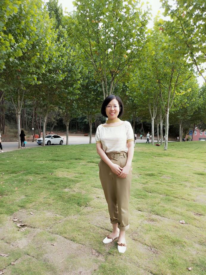 说明: C:\Users\梁书荣\Desktop\外国语行政\ok138cn太阳集团529基本情况\教授博士简介\综英 个人简介及照片\范丽君.jpg