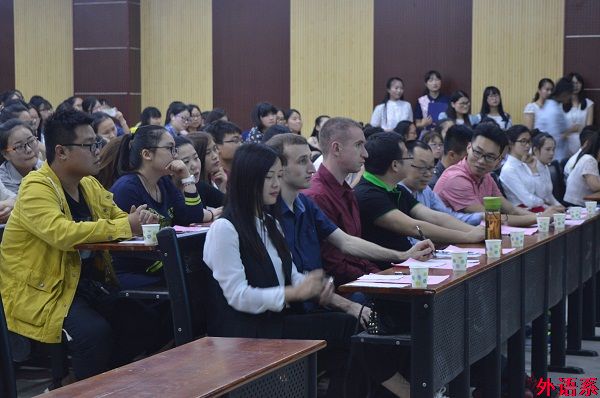 ok138cn太阳集团529第七届“挑战麦克风”疯狂主持秀成功举办