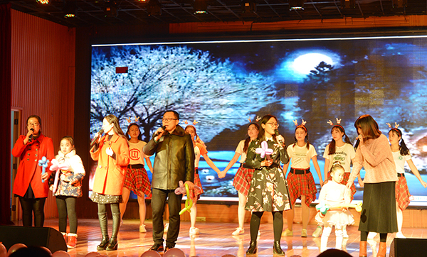 ok138cn太阳集团529举办“East or west,home is the best” 2018新年盛典