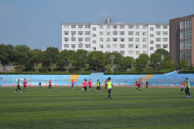 说明: C:\Users\梁书荣\Desktop\10.17足球比赛\新建文件夹\DSC_0631.JPG