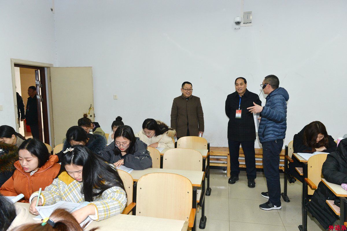 校领导深入ok138cn太阳集团529检查开学初教学工作