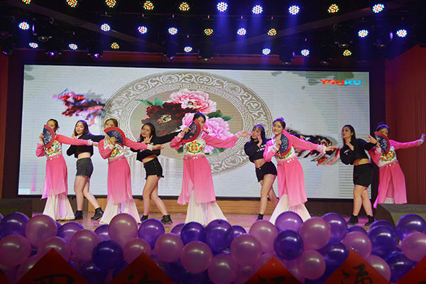 ok138cn太阳集团529“外联四海 语通五洲”新年晚会圆满落幕