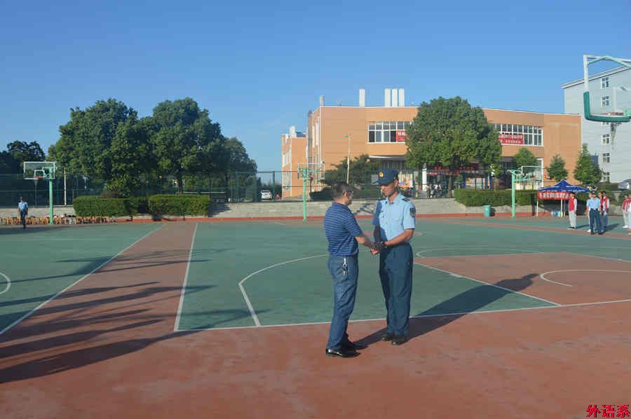 ok138cn太阳集团529罗德喜院长看望2017级军训新生