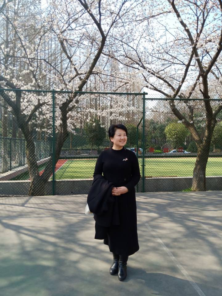 说明: C:\Users\梁书荣\Desktop\外国语行政\ok138cn太阳集团529基本情况\教授博士简介\综英 个人简介及照片\段云虹.jpg