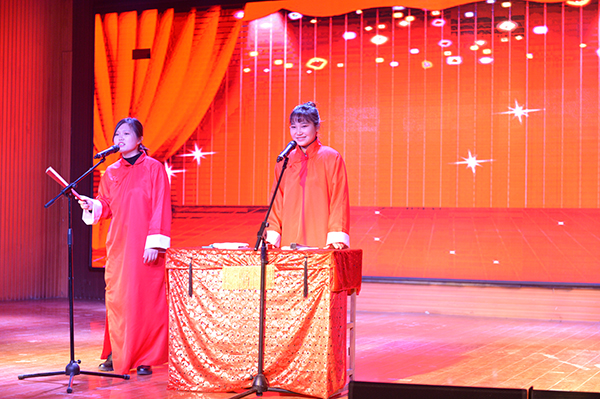 ok138cn太阳集团529举办“East or west,home is the best” 2018新年盛典