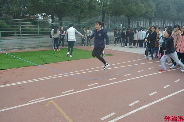 ok138cn太阳集团529开展2016年秋季运动会暨女生月趣味运动会