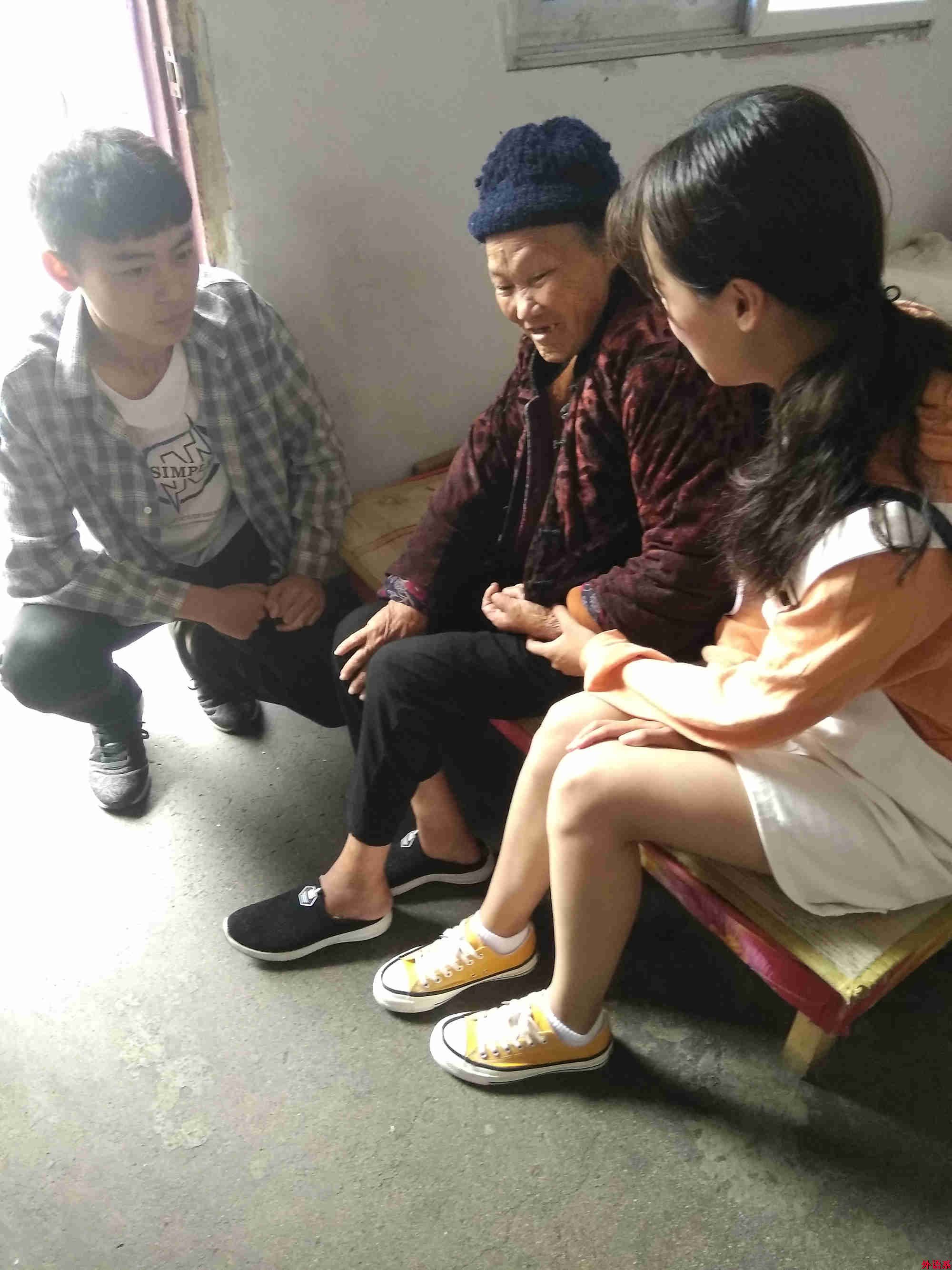 “青年红色筑梦之旅”--传递爱心 走进大家庭