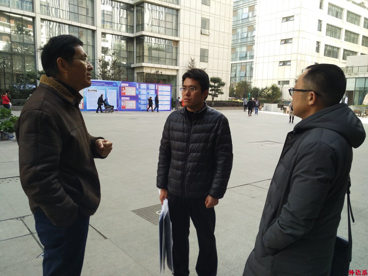 常务副校长傅洪涛看望患病住院教师