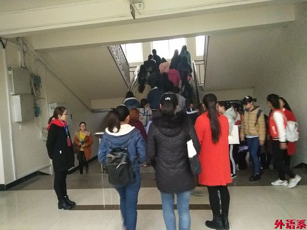 ok138cn太阳集团529本期党校学员开展增辉党旗实践活动（二）