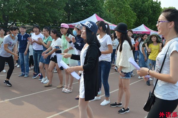 ok138cn太阳集团529举办“心理健康大集市”活动