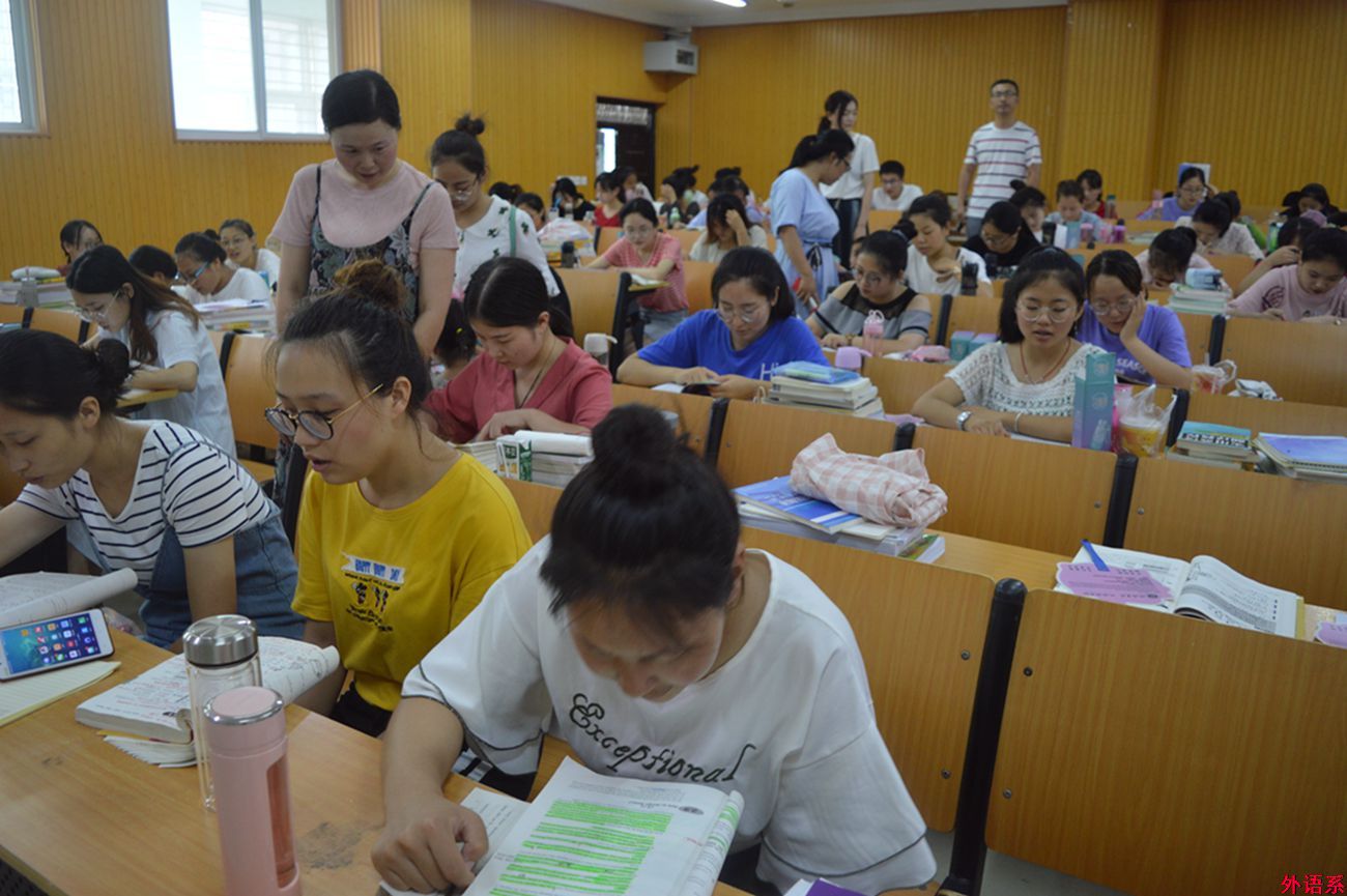 “研”夏送清凉，情系考研生 --ok138cn太阳集团529慰问暑期留校考研学生