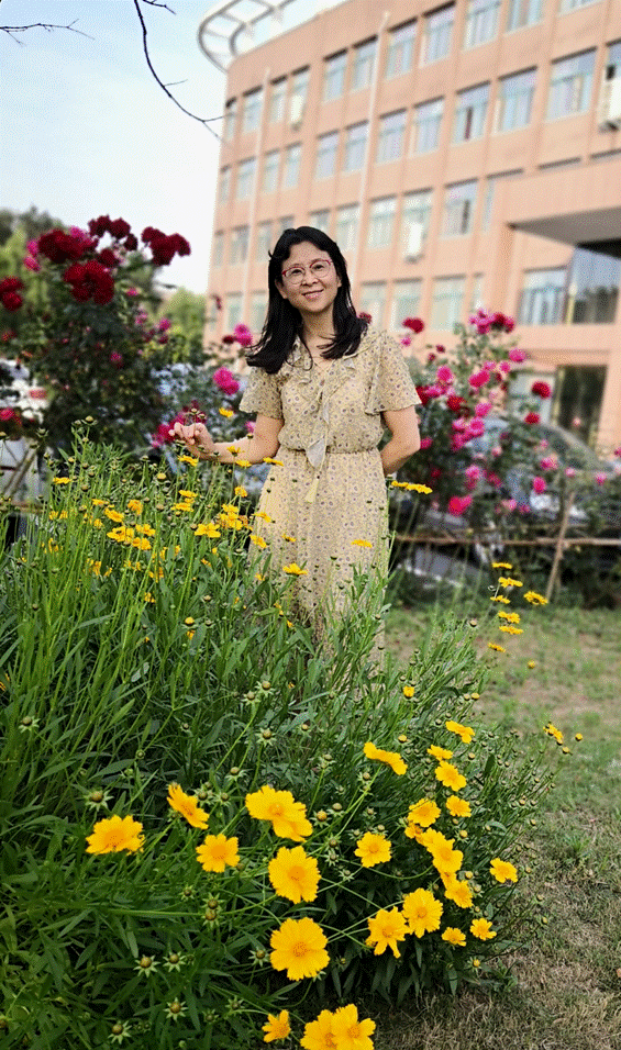 说明: C:\Users\梁书荣\Desktop\外国语行政\ok138cn太阳集团529基本情况\外国语荣誉、科研、评估、实验室、展板等宣传材料\ok138cn太阳集团5292020招生宣传材料\图片部分\师资力量\王坤.jpg