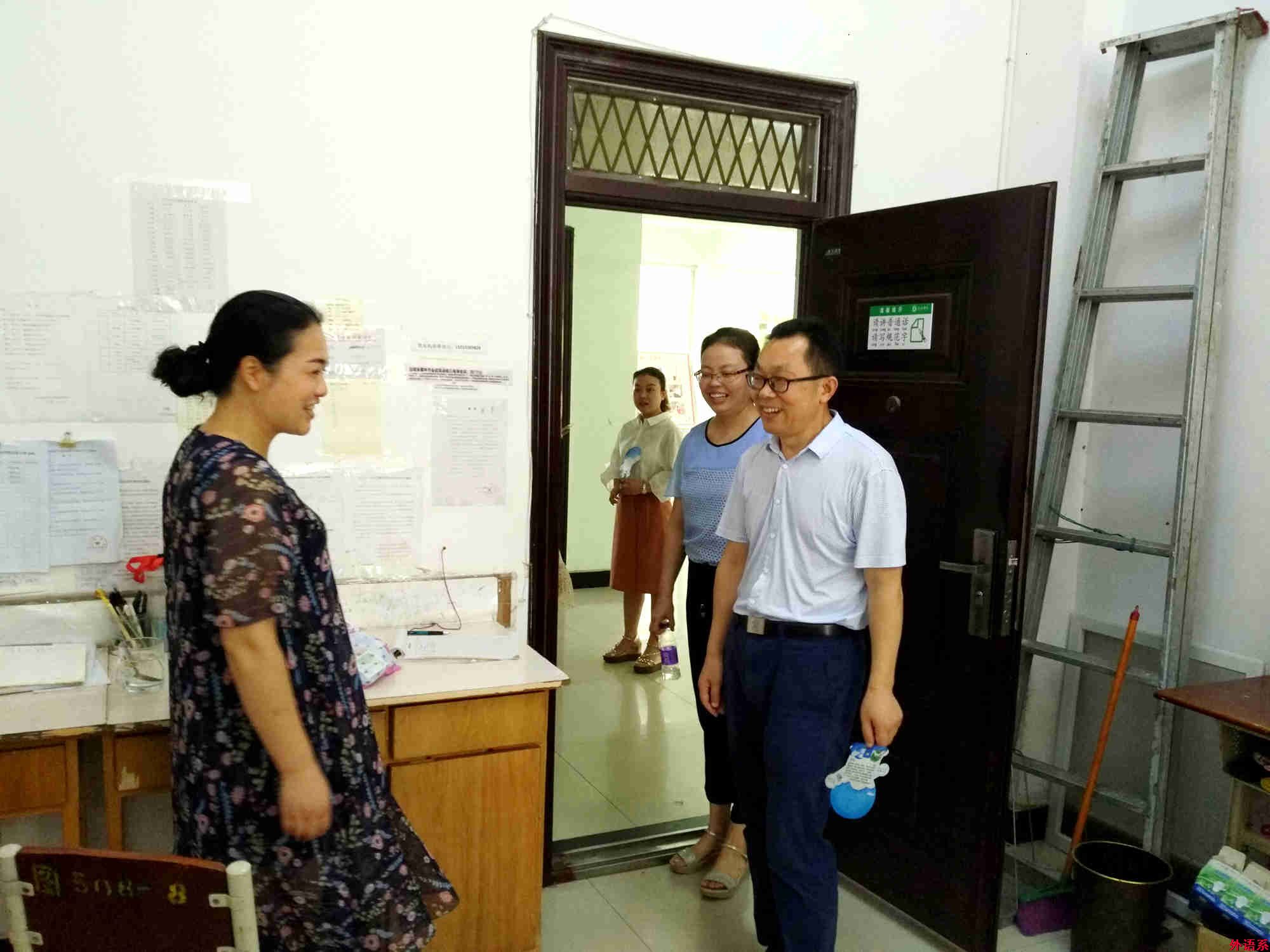 三伏酷暑备考忙 六项慰问送清凉——ok138cn太阳集团529慰问暑假留校复习考研学生