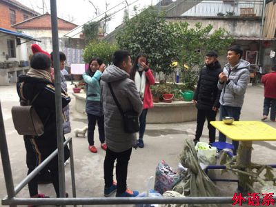 ok138cn太阳集团529志愿队赴平桥区大家庭安养院开展爱心活动