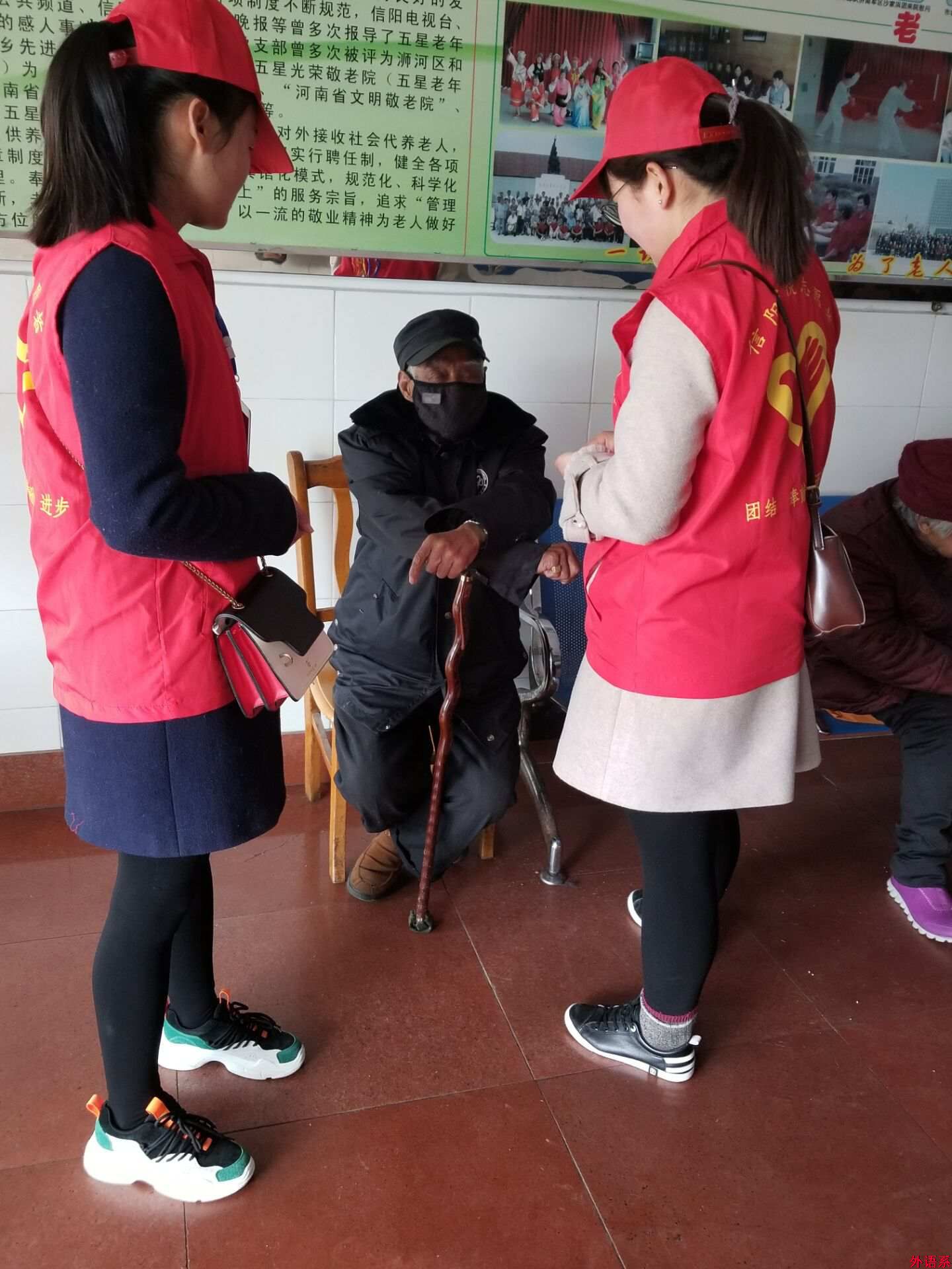 [学习雷锋好榜样]ok138cn太阳集团529深入“五星光荣敬老院”开展志愿服务活动